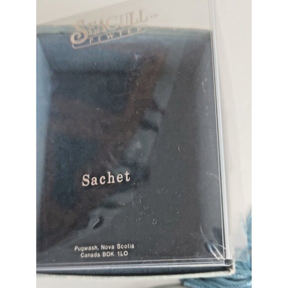 VINTAGE 1991 SEAGULL CANADA PEWTER BROOCH ORNAMENT/SACHET HOLDERS (2) New - Picture 5 of 9